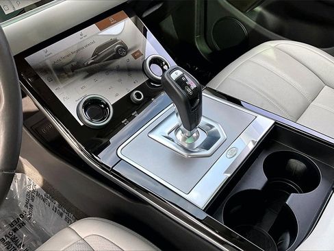 Used 2022 Land Rover Range Rover Evoque SE image 16