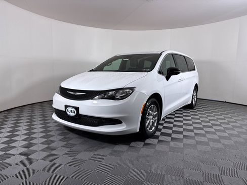 New 2026 Chrysler Voyager LX image 17