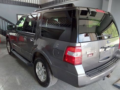 Used 2014 Ford Expedition XLT w/ Leather Seating Package AWD/4WD image 9