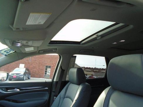 Used 2020 Buick Enclave Essence w/ Sound and Sites Package AWD/4WD image 19