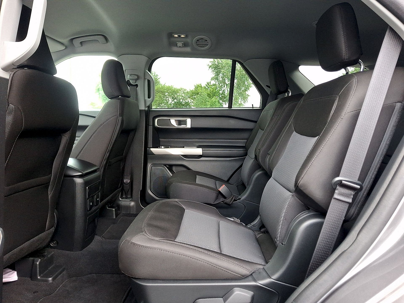 Used 2023 Ford Explorer XLT AWD/4WD image 20