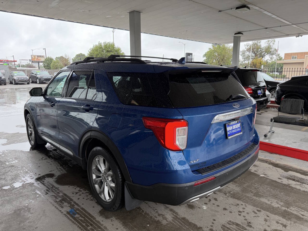 Used 2020 Ford Explorer XLT w/ Equipment Group 202A AWD/4WD image 4