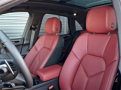 New 2025 Porsche Macan image 5