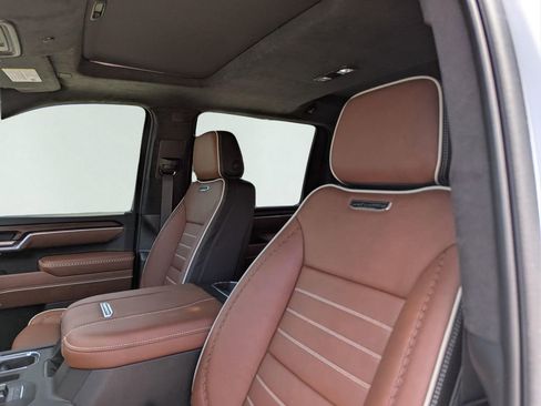 Used 2025 GMC Sierra 3500 Denali Ultimate image 6