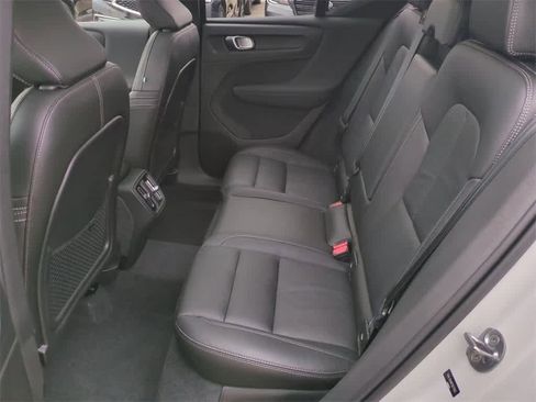 Used 2023 Volvo XC40 B5 Ultimate w/ Protection Package Premier image 12