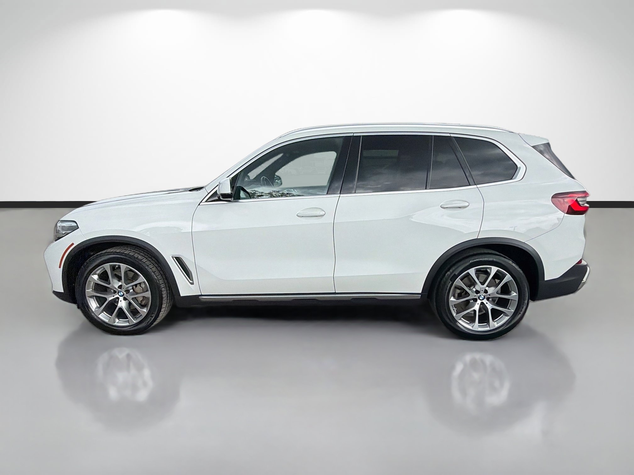 Used 2022 BMW X5 sDrive40i w/ Premium Package RWD image 6