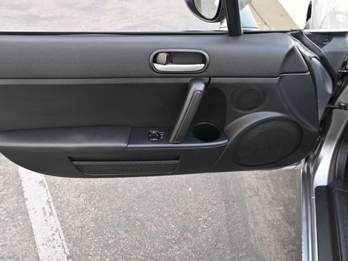 Used 2009 MAZDA MX-5 Miata Sport image 26