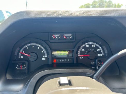 Used 2015 Ford E-350 and Econoline 350 Super Duty image 12