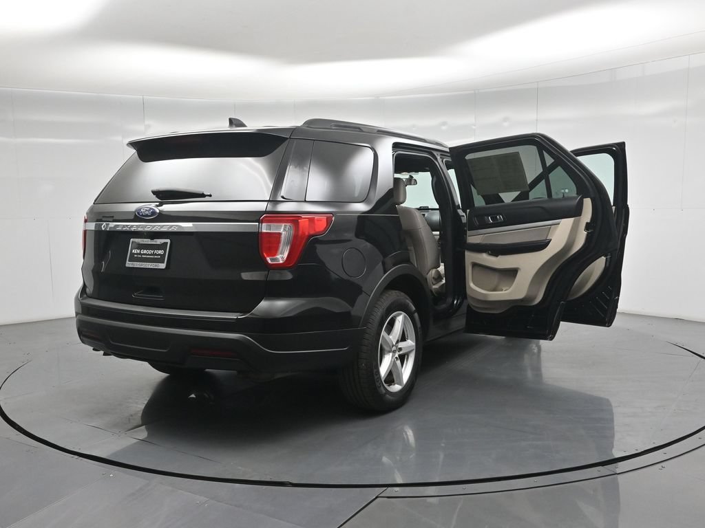 Certified 2018 Ford Explorer FWD image 5