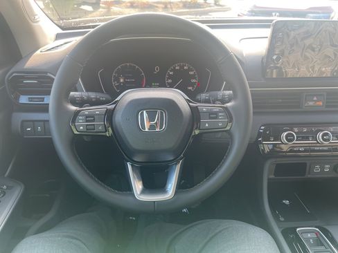 New 2025 Honda Pilot Touring image 27