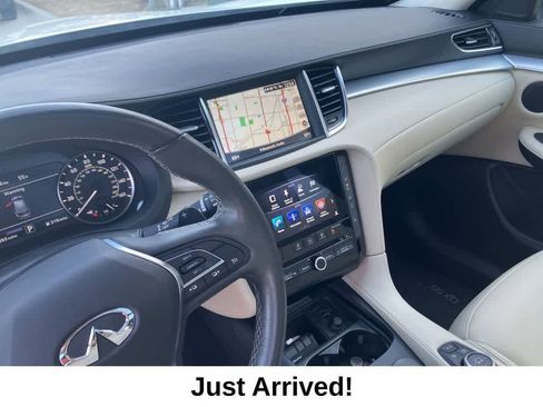 Used 2019 INFINITI QX50 Luxe w/ Navigation Package image 8