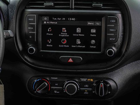 Certified 2025 Kia Soul LX w/ LX Technology Package FWD image 11
