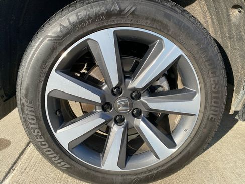 Certified 2023 Honda Pilot Touring image 27