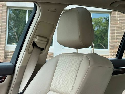 Used 2014 Mercedes-Benz C 250 Sedan image 33
