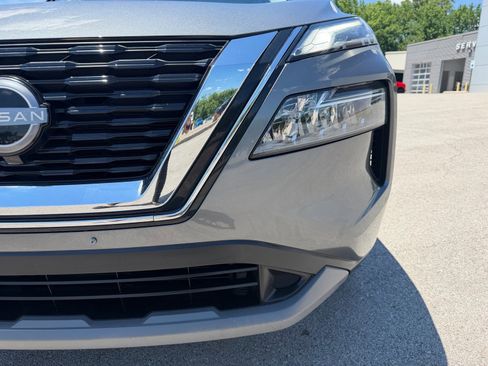 Used 2023 Nissan Rogue SV AWD/4WD image 6