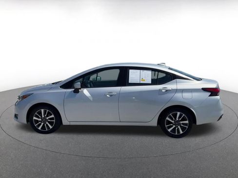 Used 2025 Nissan Versa SV FWD image 9
