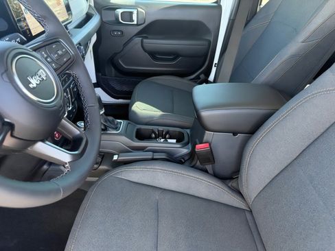 New 2026 Jeep Gladiator Willys AWD/4WD image 18