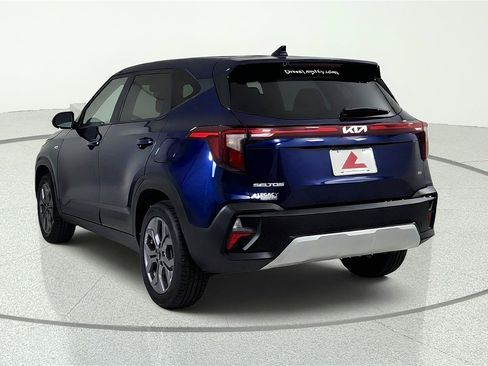 Used 2025 Kia Seltos LX AWD/4WD image 5