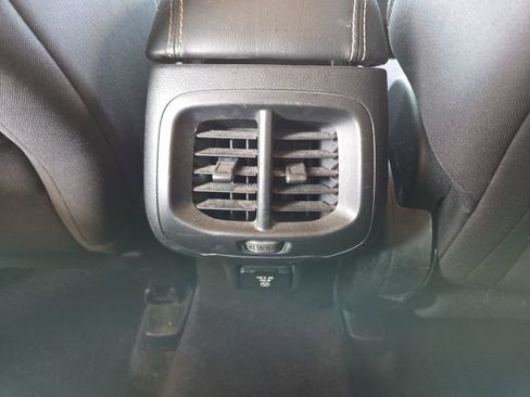 Used 2017 Jeep Cherokee Latitude w/ Cold Weather Group image 37