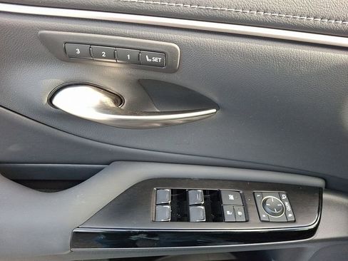 Used 2024 Lexus ES 350 w/ Premium Package image 13