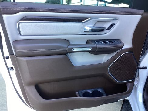 Used 2025 RAM 1500 Laramie image 28