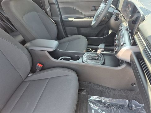 Used 2025 Hyundai Kona SE AWD/4WD image 16