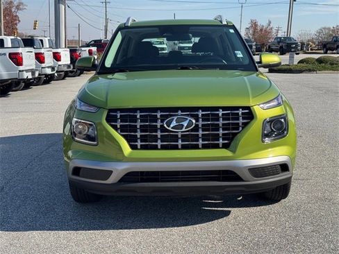 Used 2024 Hyundai Venue SEL image 8