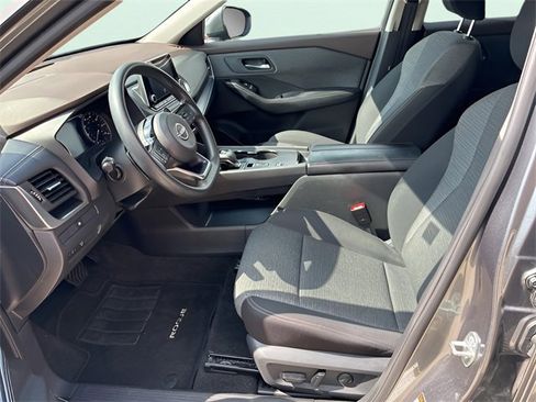 Used 2023 Nissan Rogue SV image 9