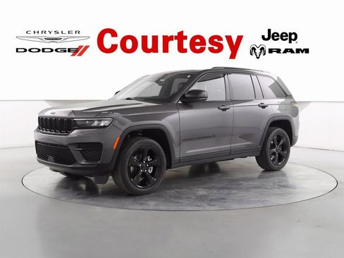 Certified 2022 Jeep Grand Cherokee Altitude image 9