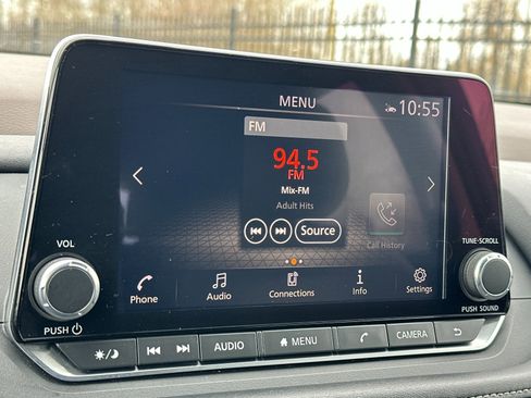 Used 2023 Nissan Rogue SV image 17