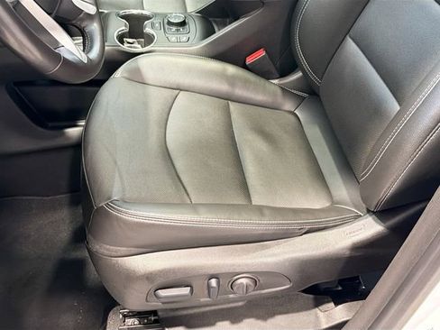 Certified 2022 GMC Terrain SLT w/ Infotainment Package II image 19