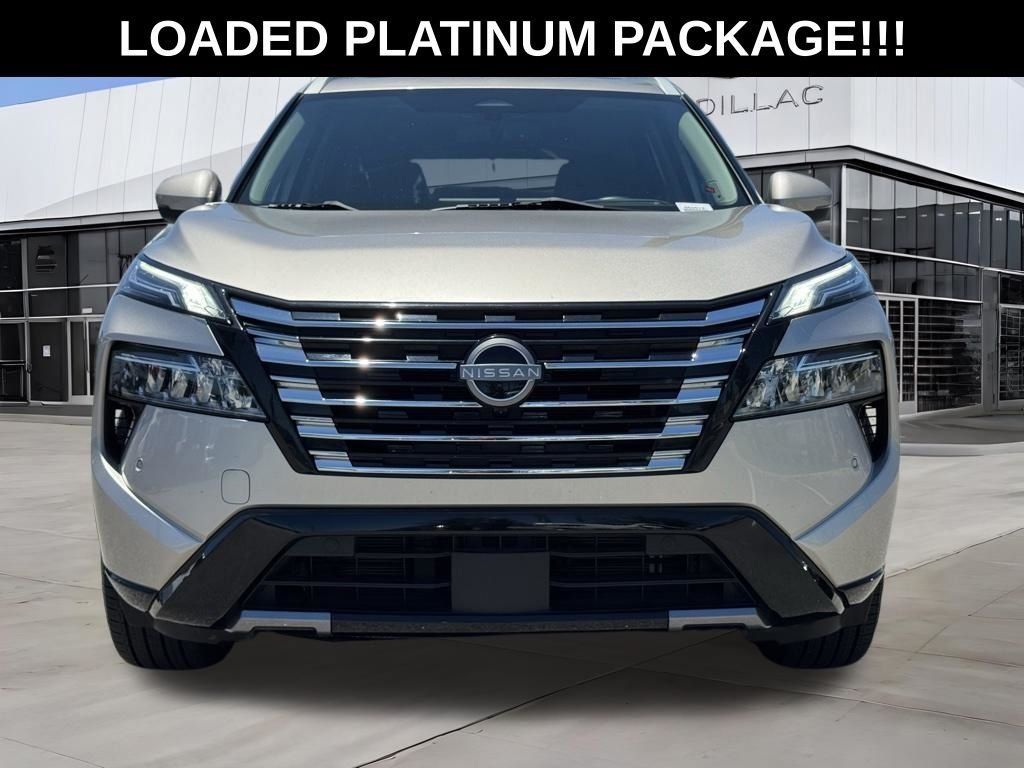 Used 2024 Nissan Rogue Platinum w/ Platinum Premium Package FWD image 3