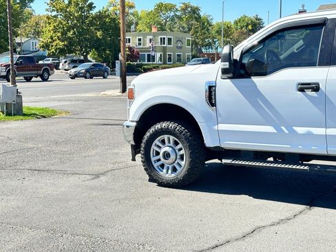 Used 2021 Ford F250 XLT w/ FX4 Off-Road Package image 10