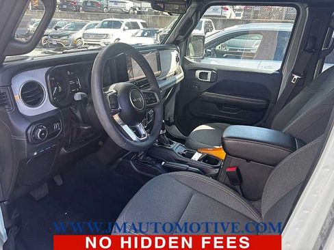 Used 2024 Jeep Wrangler Unlimited Sahara w/ Safety Group AWD/4WD image 2