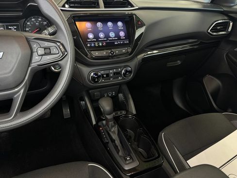 Used 2022 Chevrolet TrailBlazer LT w/ Convenience Package AWD/4WD image 19