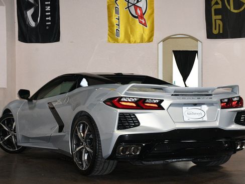 Used 2022 Chevrolet Corvette Stingray Convertible w/ Z51 Performance Package RWD image 6