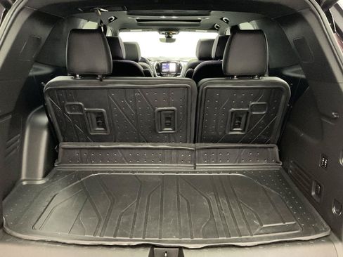 Used 2023 Chevrolet Traverse High Country w/ LPO, Floor Liner Package AWD/4WD image 33