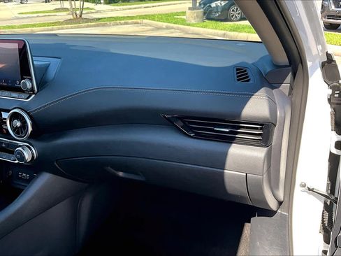 Certified 2025 Nissan Sentra SV w/ Trunk Package FWD image 17