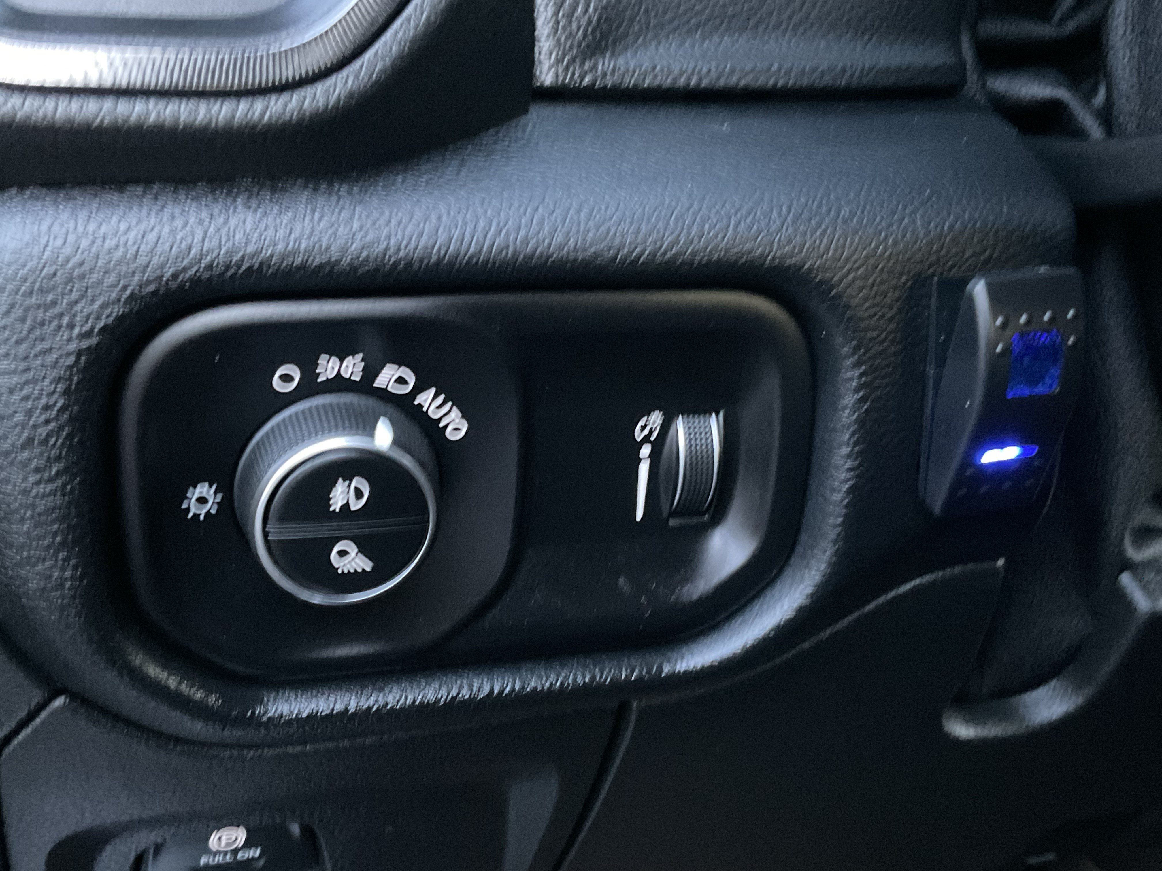 Used 2021 RAM 1500 TRX AWD/4WD image 28