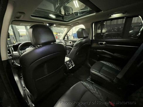 Used 2021 Kia Sorento SX Prestige image 16