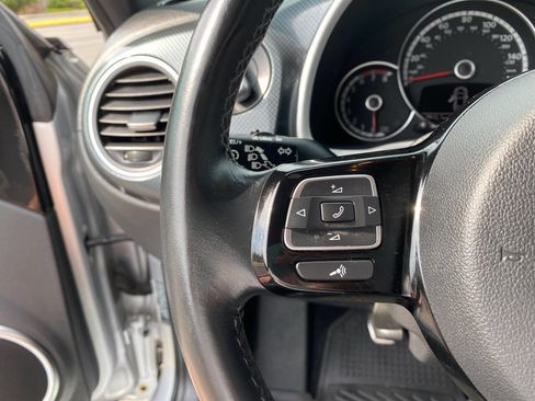 Used 2014 Volkswagen Beetle R-Line image 31