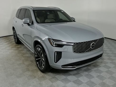 New 2026 Volvo XC90 B6 Plus w/ Protection Package Premier image 26