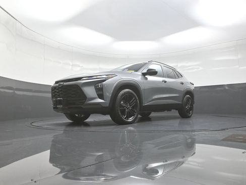 Used 2024 Chevrolet Trax ACTIV w/ Driver Confidence Package FWD image 11