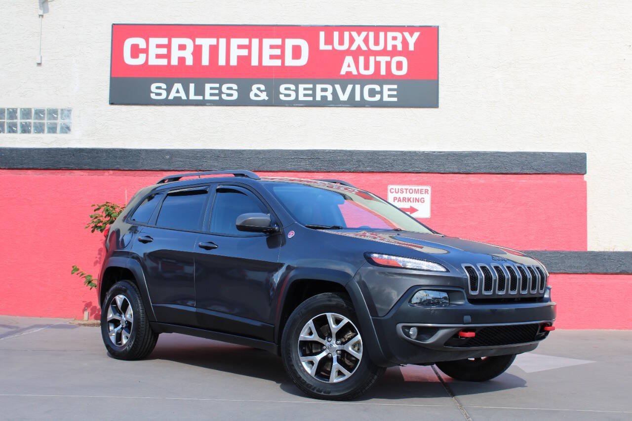 Used 2015 Jeep Cherokee Trailhawk w/ Comfort/Convenience Group AWD/4WD image 1