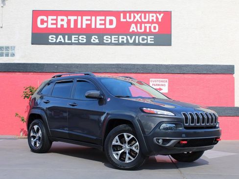 Used 2015 Jeep Cherokee Trailhawk w/ Comfort/Convenience Group AWD/4WD image 1