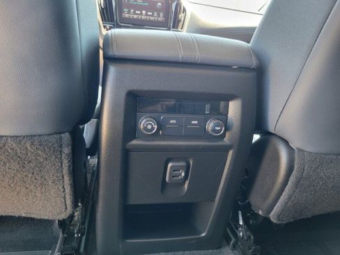 Used 2019 Chevrolet Traverse LT w/ LPO, Floor Liner Package FWD image 25