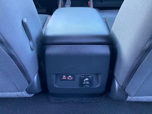 Used 2022 Nissan Frontier PRO-4X image 38