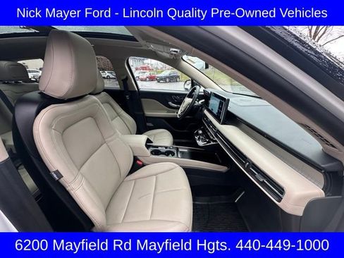 Used 2025 Lincoln Corsair AWD w/ Equipment Group 101A image 23