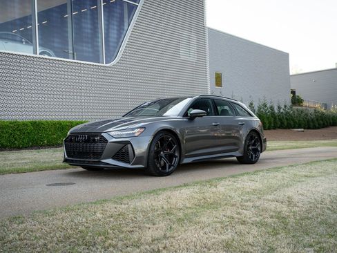 Certified 2024 Audi RS 6 performance AWD/4WD image 5