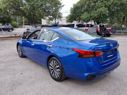 Used 2025 Nissan Altima 2.5 SV FWD image 5
